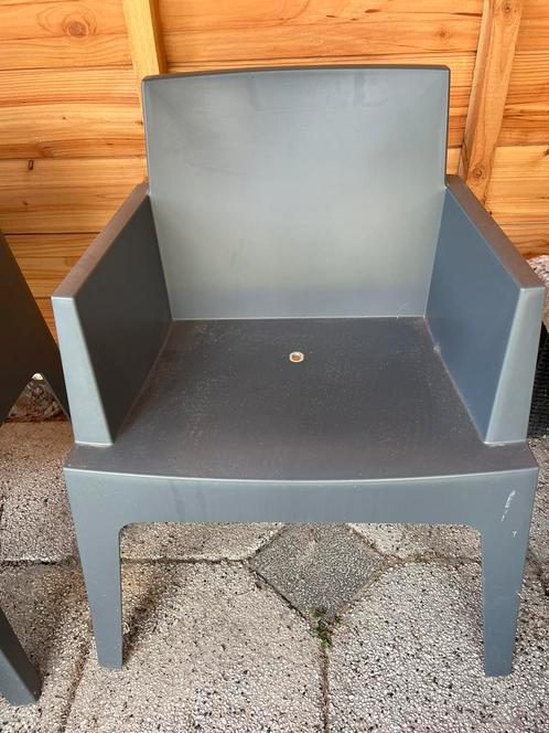 4 grijze vierkante box tuinstoelen stapelbaar, Tuin en Terras, Tuinstoelen, Zo goed als nieuw, Kunststof, Stapelbaar, Ophalen