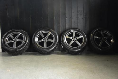 Een winterset voor een Volvo XC40 met spikes., Auto-onderdelen, Banden en Velgen, Banden en Velgen, Winterbanden, 18 inch, 235 mm
