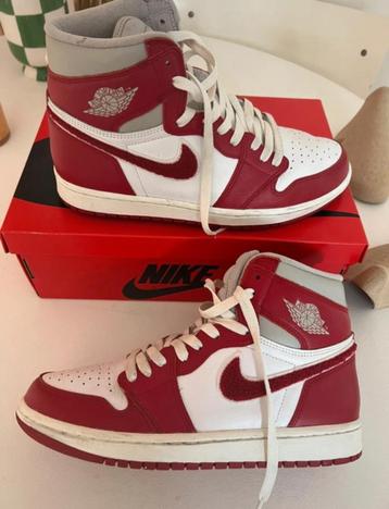 Nike Air Jordan 1 Retro High OG Varsity 41 beschikbaar voor biedingen