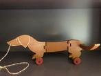 Houten teckel op wielen, Ophalen of Verzenden, Gebruikt, Duw- of Trekspeelgoed