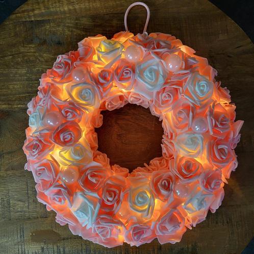 Krans met rozen/bloemen in roze afgeprijsd!, Huis en Inrichting, Woonaccessoires | Kransen, Nieuw, Ophalen of Verzenden