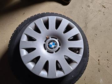 BMW 3 serie E36 wieldoppen gebruikt, 2 stuks beschikbaar voor biedingen