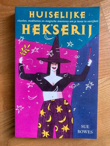 Boek Huiselijke hekserij - Sue Bowes beschikbaar voor biedingen