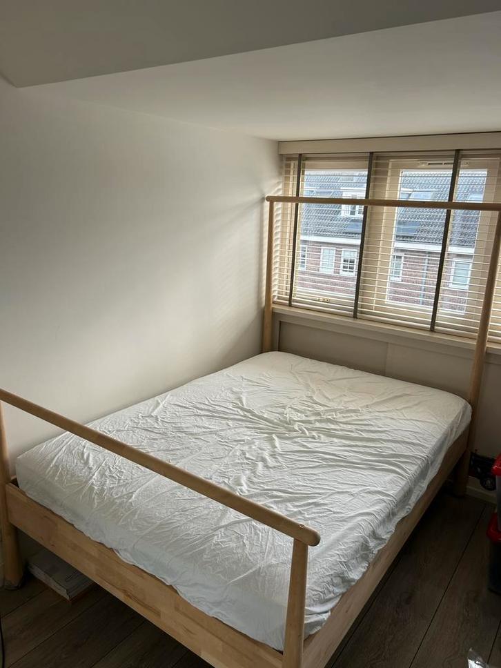 Ikea Gjura bedframe met lattenbodem, Huis en Inrichting, Slaapkamer | Bedden, Gebruikt, Twijfelaar, 140 cm, 200 cm, Hout, Bruin