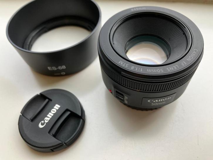 Canon EF 50mm f/1.8 STM met zonnekap, Audio, Tv en Foto, Fotografie | Lenzen en Objectieven, Gebruikt, Standaardlens, Ophalen