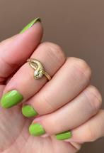 Vintage gouden slang ring /snake ring, Verzenden, Zo goed als nieuw, 17 tot 18, Met edelsteen