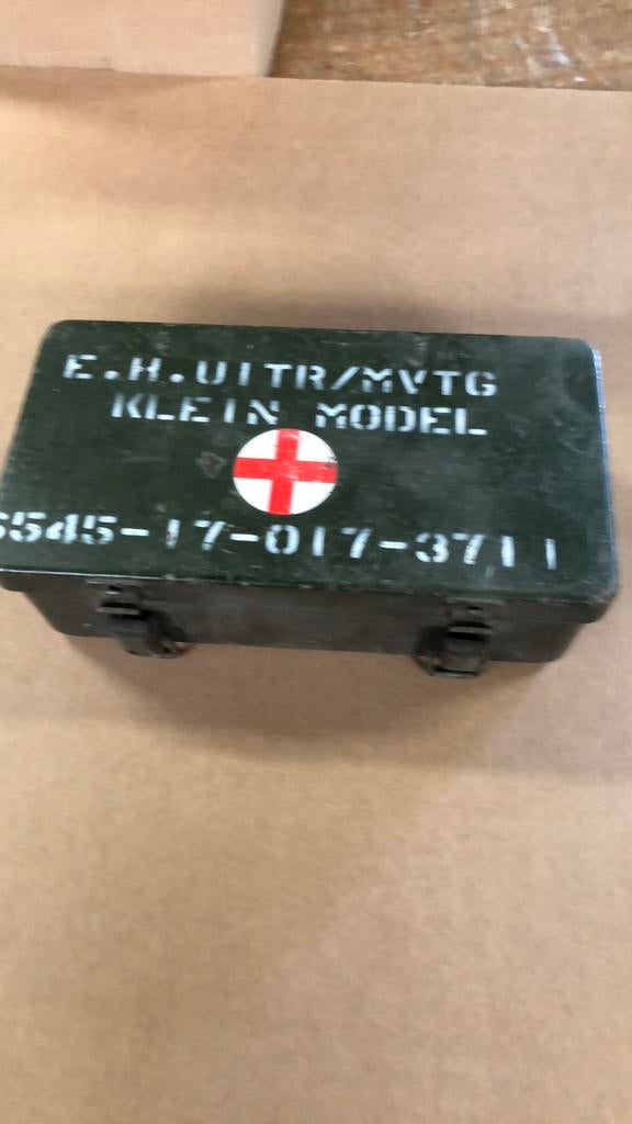 Land Rover Lightweight / 109 militair EHBO trommel., Verzamelen, Militaria | Algemeen, Landmacht, Nederland, Verzenden