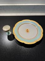 Bord met eierdopje, lichtgroene en gouden rand., Antiek en Kunst, Ophalen of Verzenden