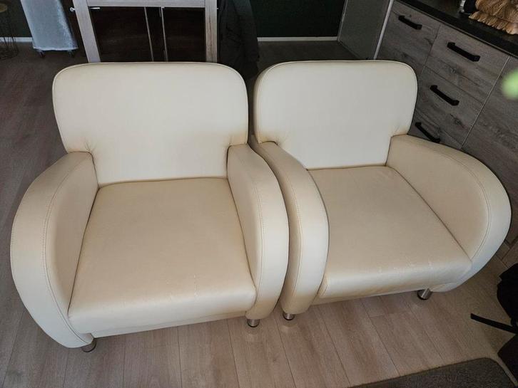 Twee witte fauteuils, Huis en Inrichting, Fauteuils, Gebruikt, Leer, 50 tot 75 cm, 75 tot 100 cm, Ophalen