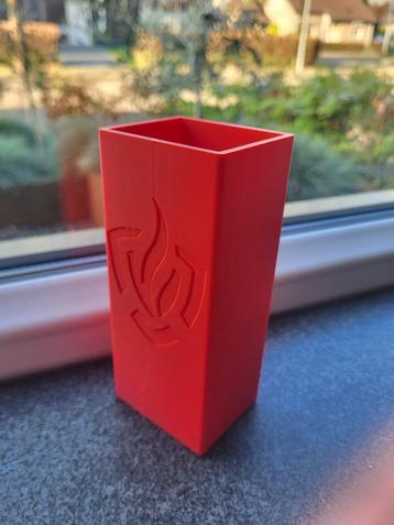   Praktisch & Stoer: 3D-geprinte Brandweer Drinkpakje houder beschikbaar voor biedingen