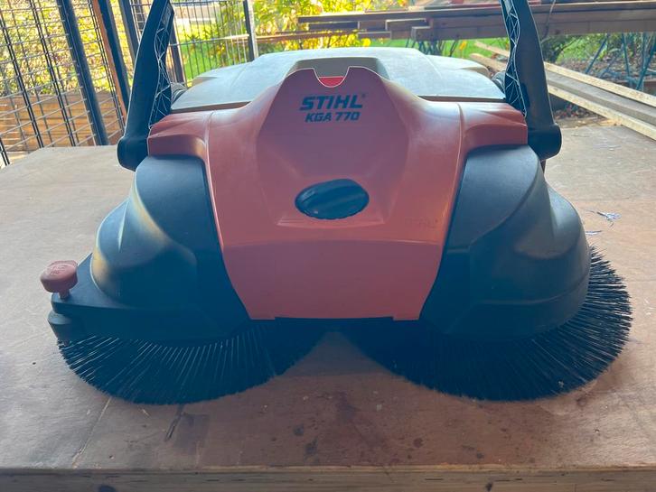 Stihl KGA 770 Veegmachine (Zonder Batterij), Tuin en Terras, Veegmachines, Gebruikt, Ophalen