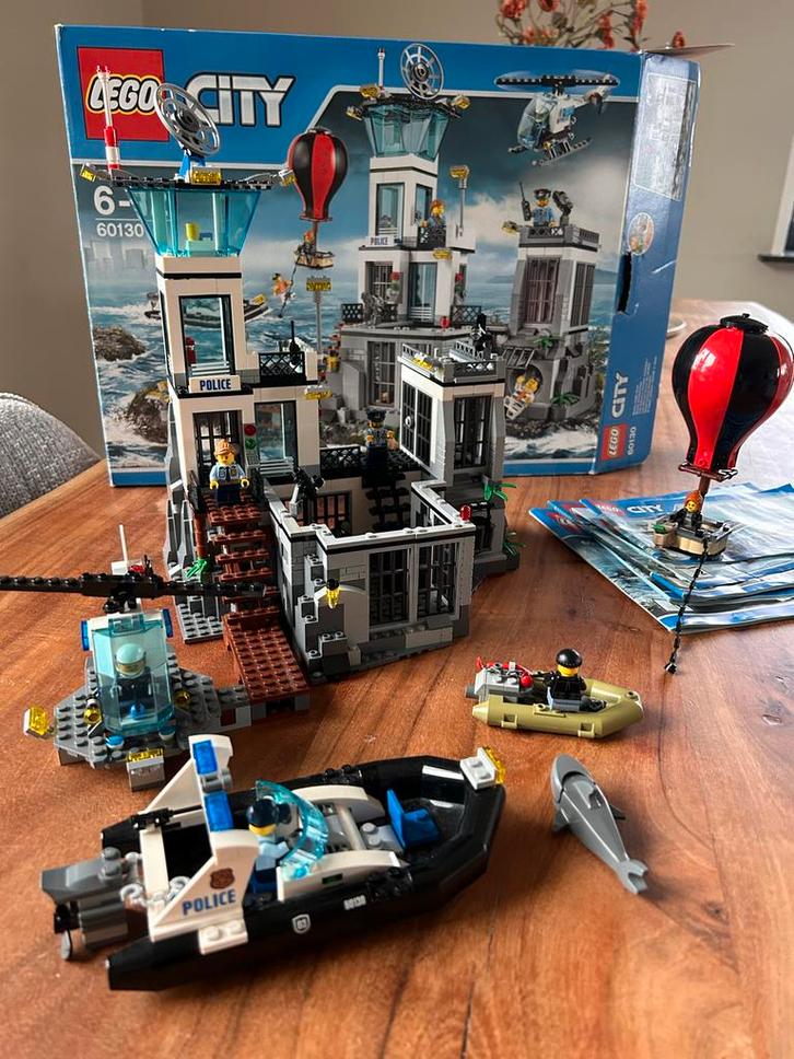 Lego City 60130 Gevangeniseiland incl. doos, Kinderen en Baby's, Speelgoed | Duplo en Lego, Zo goed als nieuw, Lego, Complete set