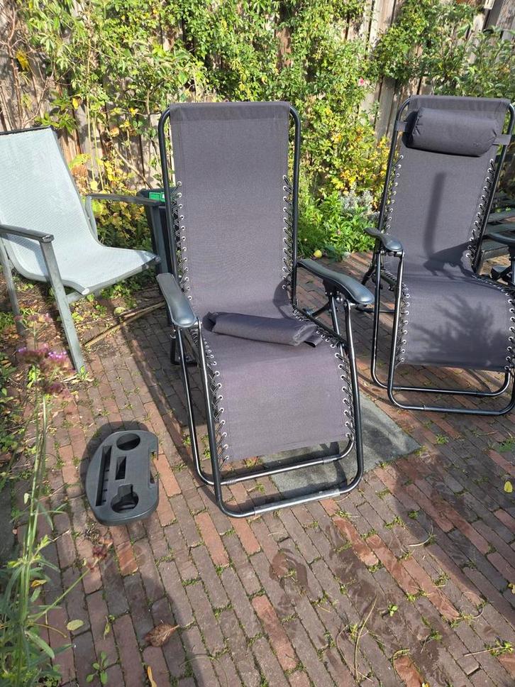 2 ANWB Ligstoelen Opvouwbaar + Zijtafel, Tuin en Terras, Ligbedden, Zo goed als nieuw, Textileen, Inklapbaar, Verstelbaar, Ophalen