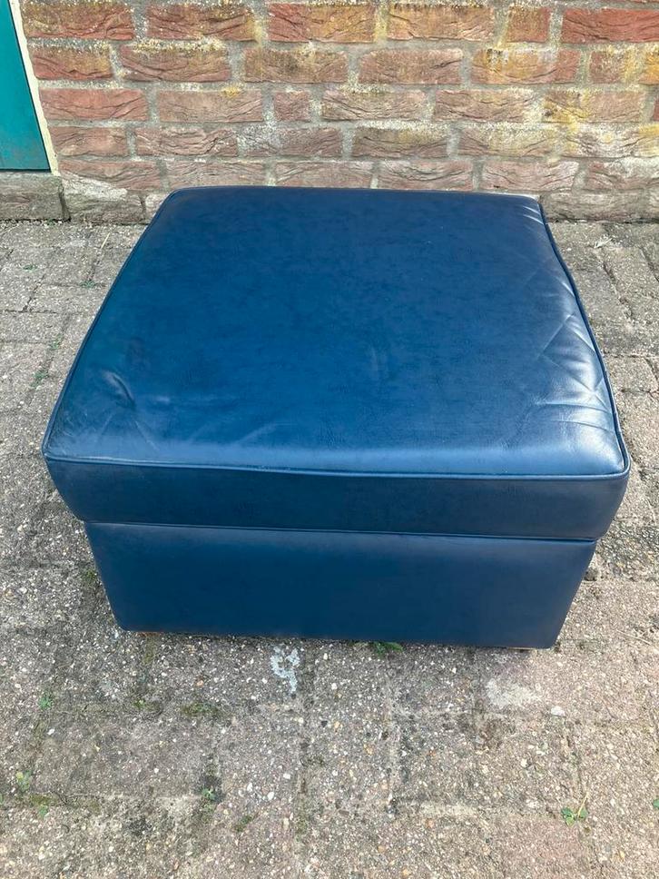 Hocker leer nieuw, Huis en Inrichting, Banken | Voetenbanken en Poefen, Nieuw, 50 tot 75 cm, 50 tot 75 cm, Vierkant, Leer, Ophalen