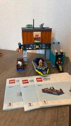 Lego city boevenschuilplaats en politieboot, Kinderen en Baby's, Speelgoed | Duplo en Lego, Ophalen of Verzenden, Zo goed als nieuw
