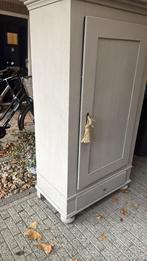 Antieke kast met krijtverf - zandkleur, Ophalen of Verzenden, Gebruikt