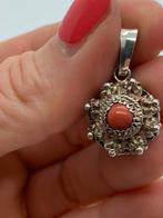 V234 Prachtige zilveren hanger streekdracht, Sieraden, Tassen en Uiterlijk, Antieke sieraden, Ophalen of Verzenden, Zilver, Hanger