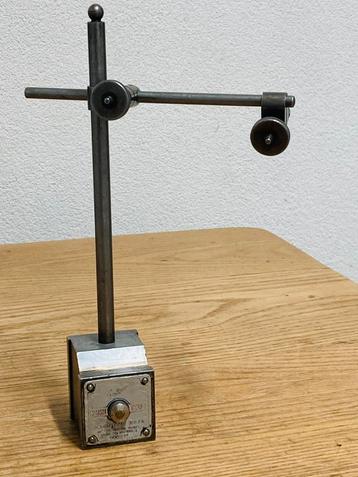 Eclipse meetstatief schakelbare magneetvoet beschikbaar voor biedingen