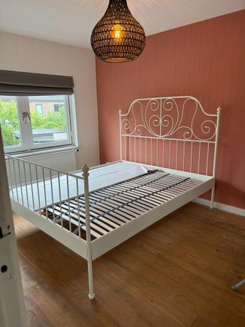 Ikea Leirvik bedframe met lattenbodem 160x200 - afbeelding 1