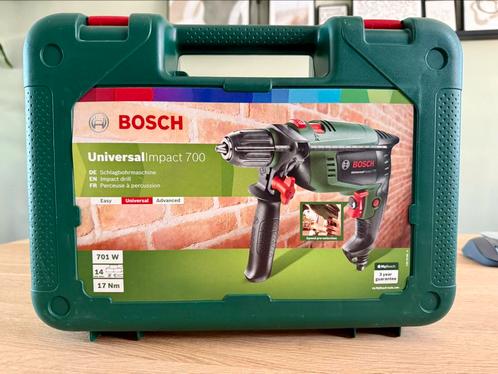 Bosch Universal Impact 700 boormachine, Doe-het-zelf en Verbouw, Gereedschap | Boormachines, Zo goed als nieuw, Boormachine, 600 watt of meer