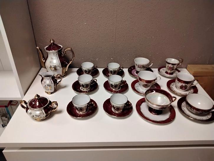 Mooie porseleinen servies zie veder, Antiek en Kunst, Antiek | Servies compleet, Ophalen