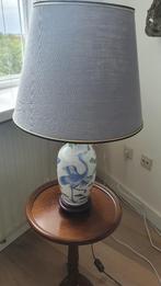 Aardenwerken tafelschemerlamp met blauwgrijze kap #072, Huis en Inrichting, Gebruikt, 50 tot 75 cm, Hout, Ophalen of Verzenden
