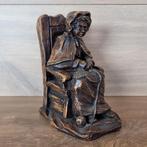 Vintage boekensteun van breiende oude vrouw, Ophalen of Verzenden