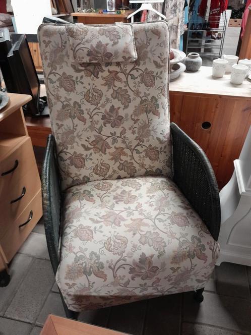 2 rotan stoelen met stof bekleding, Huis en Inrichting, Fauteuils, Gebruikt, Ophalen