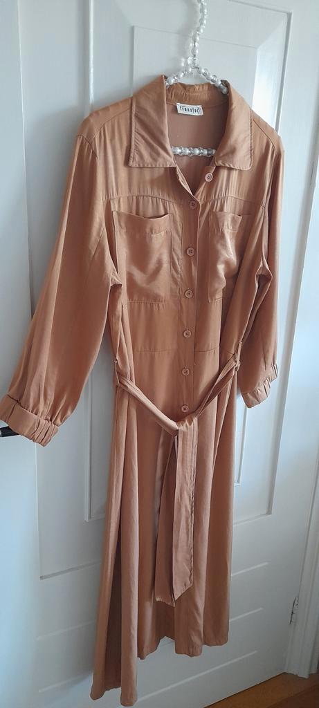 Transfer mooie caramelkleur viscose / mix jurk, Kleding | Dames, Jurken, Zo goed als nieuw, Maat 46/48 (XL) of groter, Onder de knie