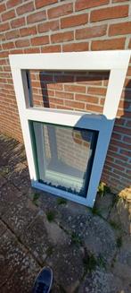 Nieuw kunststof kiepkantelraam met hor en verduistering, Kunststof, Raamkozijn, Nieuw, Ophalen of Verzenden