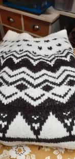 Dikke trui maat L wit met zwart, Kleding | Dames, Truien en Vesten, Ophalen of Verzenden, Zo goed als nieuw, Maat 42/44 (L), Wit