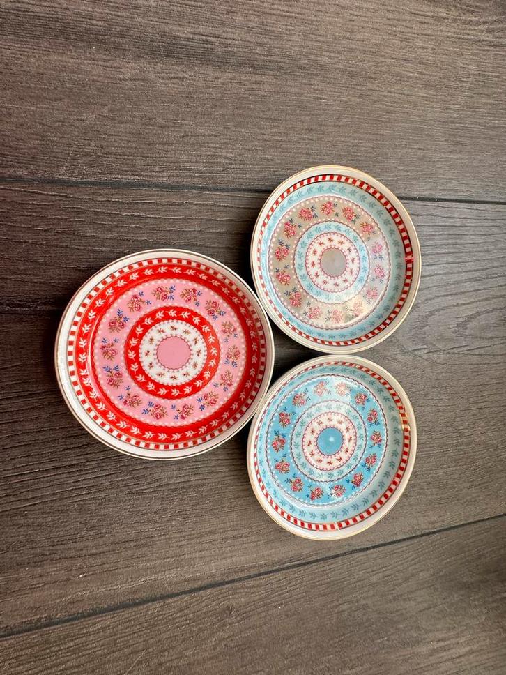 Pip Studio Theezakhouders/Schaaltjes - Set van 3, Huis en Inrichting, Keuken | Servies, Gebruikt, Schaal of Schalen, Overige stijlen