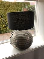 Zilverkleurige lamp met zwarte kap, Huis en Inrichting, Lampen | Vloerlampen, Ophalen, Gebruikt, Metaal, Minder dan 100 cm