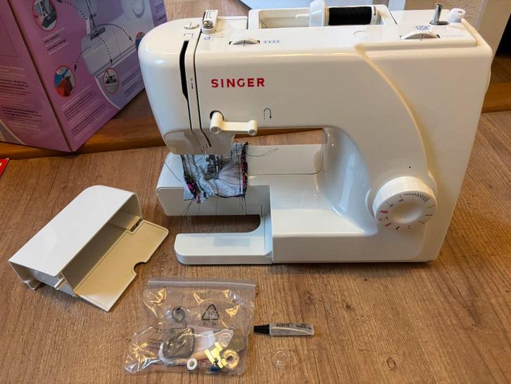 Singer Naaimachine - Model 1507, Hobby en Vrije tijd, Naaimachines en Toebehoren, Zo goed als nieuw, Naaimachine, Singer, Ophalen