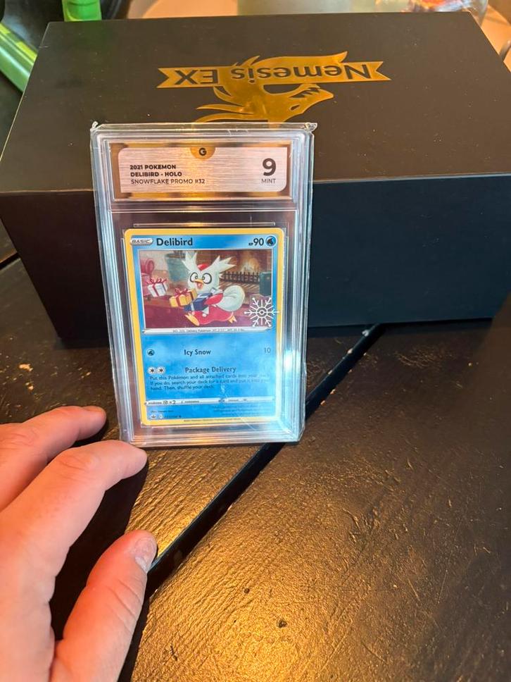 Delibird snowflake grade 9, Hobby en Vrije tijd, Verzamelkaartspellen | Pokémon, Zo goed als nieuw, Meerdere kaarten, Foil, Ophalen of Verzenden