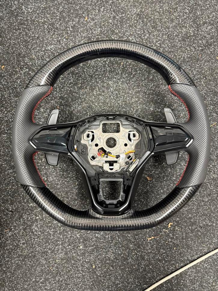 Golf 8 Carbon Stuurwiel met Flippers - Zo Goed Als Nieuw, Auto diversen, Auto-accessoires, Gebruikt, Ophalen of Verzenden
