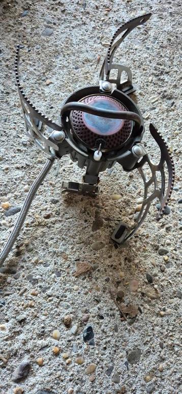 Trakker Stove met gasbussen  beschikbaar voor biedingen
