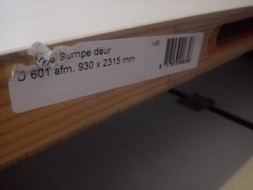 2 vlakke binnendeuren 93x231,5 beschikbaar voor biedingen