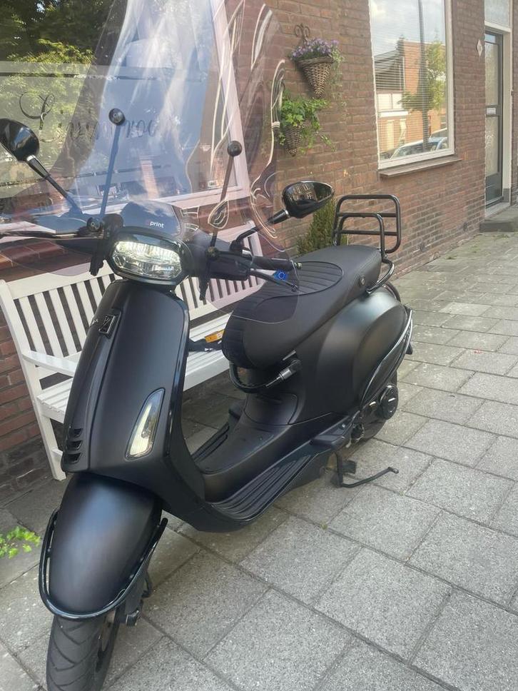 Vespa sprint Note snor, Fietsen en Brommers, Snorfietsen en Snorscooters, Zo goed als nieuw, Vespa, Benzine, Ophalen