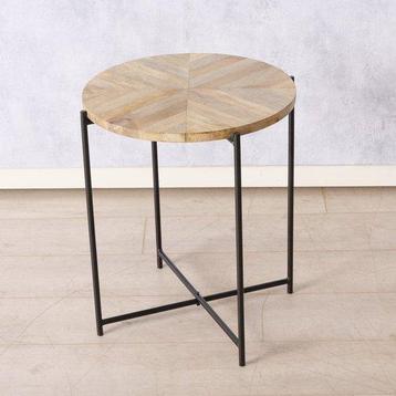 NIEUW Mooie vintage bijzet tafel visgraat beschikbaar voor biedingen