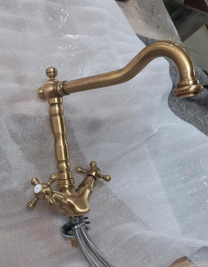 Zo goed als nieuw bronzen keuken of wastafel kraan, Doe-het-zelf en Verbouw, Sanitair, Zo goed als nieuw, Kraan, Ophalen of Verzenden