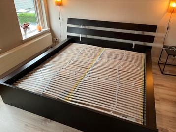 Ikea bedframe, matrasmaat 180x200 - afbeelding 1