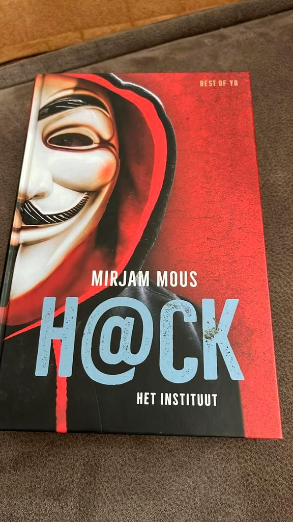 Mirjam Mous - Het instituut, Boeken, Kinderboeken | Jeugd | 13 jaar en ouder, Zo goed als nieuw, Ophalen of Verzenden