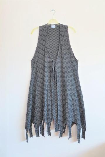 Mouwloos Lang Grijs Relief Vest Bagoes mt 2 48-50 (3100) beschikbaar voor biedingen