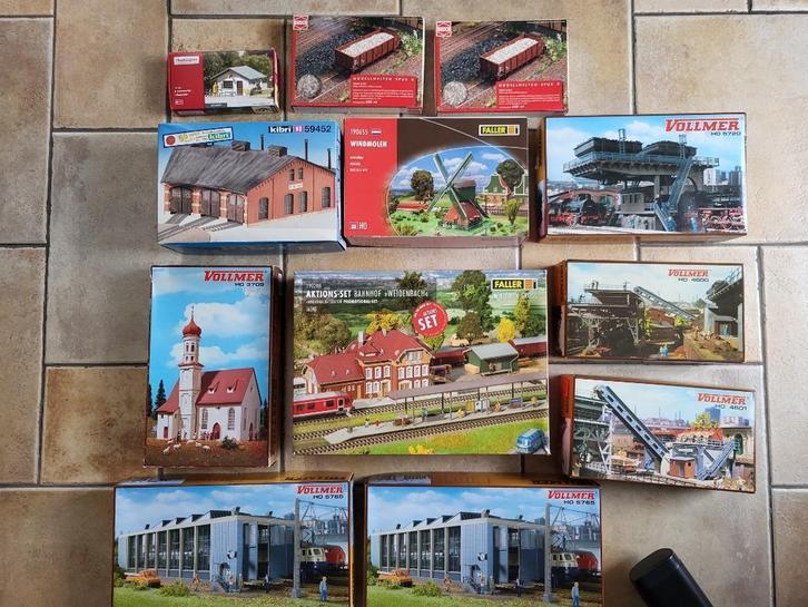 Diverse bouwpakketten van o.a.Vollmer, Faller, Kibri, Busch, Hobby en Vrije tijd, Modeltreinen | H0, Zo goed als nieuw, Brug, Tunnel of Gebouw