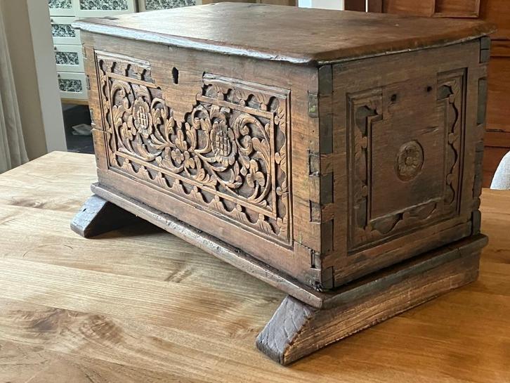 Kastje van teak, koloniaal Indië, 19e eeuw, Huis en Inrichting, Kasten | Overige, Gebruikt, Ophalen