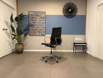 Vitra | Eames | EA 119 | Zwart Leder | Chrome | 1x beschikbaar voor biedingen