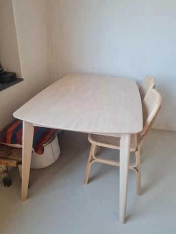 Sklum eettafel hout licht  beschikbaar voor biedingen