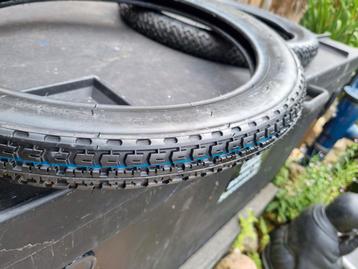 16inch voor en achter buitenband beschikbaar voor biedingen