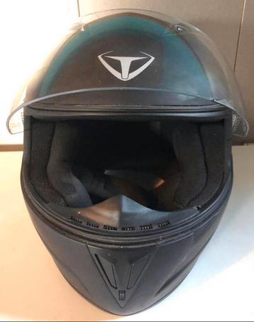 Integraalhelm van het merk TRV beschikbaar voor biedingen